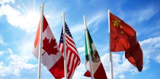 Estados Unidos impone nuevos aranceles a México, Canadá y China: Tensiones comerciales en aumento Banderas
