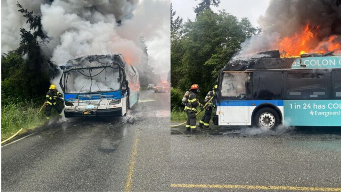 Foto: Estado del autobús luego del incendio del viernes 16 de mayo del 2025- Distrito de bomberos del condado de Snohomish n.° 4 Estado del autobús luego del incendio del viernes 16 de mayo del 2025