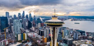 Estos son los ingresos necesarios para vivir cómodamente en Washington en 2025 aerea de la ciudad de Seattle