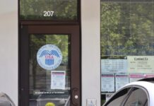Pagos del Seguro Social pasarán a formato electrónico mandatorio en lugar de cheques Oficina del Seguro Social en la ciudad de Lynnwood,