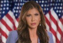 Noem reclama un cierre total de viajes tras el tiroteo en Washington, DC Kristi Noem – Cortesía del Departamento de Seguridad Nacional de los Estados Unidos