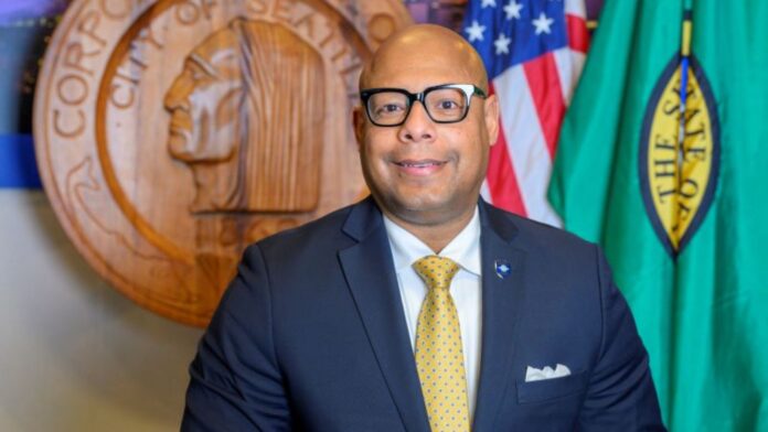 Foto: jefe de policía de Seattle, Shon Barnes – Cortesía de la oficina del alcalde Bruce Harrel