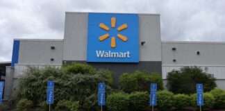 Anuncio anti-Trump de heredera de Walmart genera llamado a boicot por parte MAGA Foto: Walmart ©️Latino Herald