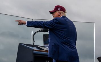 Trump busca detener de forma permanente la migración desde países pobres a EE. UU. Donald Trump pronuncia un discurso en Fort Bragg, Carolina del Norte – Cortesía de la Casa Blanca