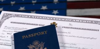 Administración Trump busca despojar de la ciudadanía a ciudadanos naturalizados Pasaporte americano y certificado de naturalizacion