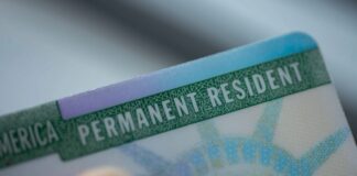 CBP recuerda a inmigrantes que deben portar siempre su documento migratorio