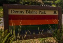 Exhiben videos de actos sexuales en parque nudista durante juicio en Seattle Foto: Letrero del parque denny blaine - Cortesía de la ciudad de Seattle