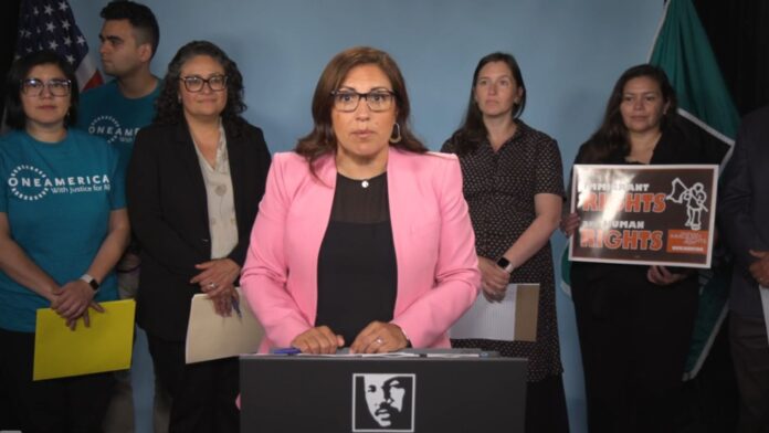 Foto: Concejal Teresa Mosqueda, durante el anuncio de la aprobación de la política de jurisdicción “Bienvenido al Condado de King” el martes 15 de julio del 2025 - Cortesía del Condado de King. Foto: Concejal Teresa Mosqueda, durante el anuncio de la aprobación de la política de jurisdicción “Bienvenido al Condado de King” el martes 15 de julio del 2025 - Cortesía del Condado de King.
