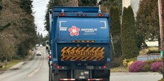 Reanudan recolección de basura en King y Snohomish tras fin de huelga Foto: Camión recolector de basura de Republic ©️Latino Herald