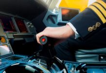 Piloto de Delta enfrenta 24 cargos por abuso sexual infantil