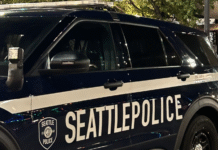 Hombre apuñalado en Rainier Beach embiste al agresor con su auto Foto: Patrulla del departamento de policía de Seattle - Cortesía del SPD