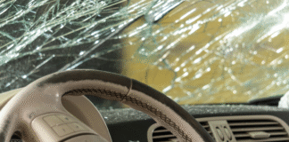 Conductor de Pierce sospechoso de DUI y acusado de provocar aparatoso accidente Traffic accident car