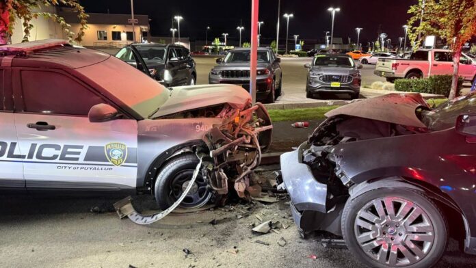 22 GENERAL -3 Vehículos dañados tras un choque intencional de un conductor sospechoso de DUI en Puyallup.