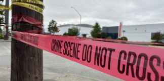 Policía de Seattle investiga dos homicidios ocurridos durante la madrugada Gráfica: Área acordonada por las autoridades para investigar los hechos sucedidos el domingo 3 de agosto del 2025 - Cortesía del SPD