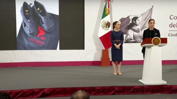 Foto: La presidenta Claudia Sheinbaum y la subsecretaria de cultura de México Marina Núñez Bespalova, tratando con la prensa el tema de la apropiación de cultura del calzado creado por Adidas, durante la rueda de prensa matutina del viernes 8 de agosto del 2025. - Cortesía del gobierno de México Foto: La presidenta Claudia Sheinbaum y la subsecretaria de cultura de México Marina Núñez Bespalova, tratando con la prensa el tema de la apropiación de cultura del calzado creado por Adidas, durante la rueda de prensa matutina del viernes 8 de agosto del 2025. - Cortesía del gobierno de México