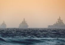 EE.UU. refuerza presencia militar en el Caribe para enfrentar a cárteles de la droga Navy ships