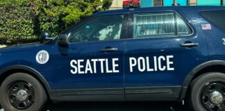 Autoridades buscan a sospechoso que golpeó y robó a una anciana de 88 años en su casa Foto: Patrulla del departamento de policía de Seattle ©️Latino Herald