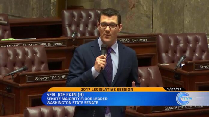 Foto: Screenshot de TVW de enero 27 del 2017 mientras Joe Fain, quien en ese momento era senador (R) del estado de Washington. Foto: Screenshot de TVW de enero 27 del 2017 mientras Joe Fain, quien en ese momento era senador (R) del estado de Washington.