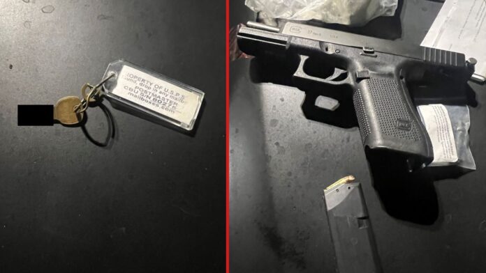 Foto: Llave maestra del correo y arma recuperada en el operativo - Cortesía del del departamento de policía de Gig Harbor Foto: Llave maestra del correo y arma recuperada en el operativo - Cortesía del del departamento de policía de Gig Harbor