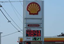 Precios de la gasolina en Washington bajan ligeramente, pero siguen altos Precios de gasolina y diésel en estación Shell de Edmonds, en la 99 ©️Latino Herald