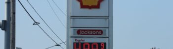 Precios de gasolina y diésel en estación Shell de Edmonds, en la 99 ©️Latino Herald