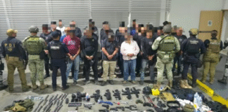 Detienen en México a 38 presuntos miembros de la iglesia La Luz del Mundo Foto: Personas detenidas durante el operativo - Cortesía de la Secretaría de Seguridad Pública de Michoacán