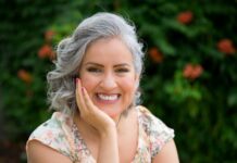 El costo de trabajar sin conocer tus talentos Retrato de Susana Valencia facilitando el taller “Descubre tus Talentos”