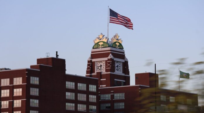 Starbucks anuncia cierres de al menos cinco sucursales en Seattle oficinas corporativas de Starbucks en Seattle