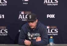 Oportuno jonrón sepultó el sueño de los Marineros de Seattle de ir a su primera Serie Mundial Foto: El mánager de los Mariners, Dan Wilson durante una rueda de prensa el 18 de octubre del 2025 - Cortesía de los Mariners,