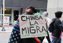 Protestas “No Kings” movilizan a miles en condados King y Snohomish Manifestantes marchando en Seattle durante las protestas No Kings © Latino Herald