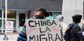 Protestas “No Kings” movilizan a miles en condados King y Snohomish Manifestantes marchando en Seattle durante las protestas No Kings © Latino Herald