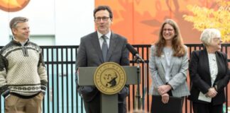 Donación multimillonaria impulsará la educación infantil en Washington Foto: Bob Ferguson durante el anuncio de la donación filantrópica para financiar la educación infantil temprana -Cortesía del Facebook del Gobernador Bob Ferguson