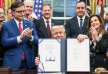 Se acabó el cierre de gobierno más largo en la historia de Estados Unidos. ¿Qué sigue? Foto: Trump luego de firmar el acuerdo que pone fin al cierre del gobierno - Cortesía de la Casa Blanca