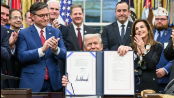Foto: Trump luego de firmar el acuerdo que pone fin al cierre del gobierno - Cortesía de la Casa Blanca Foto: Trump luego de firmar el acuerdo que pone fin al cierre del gobierno - Cortesía de la Casa Blanca