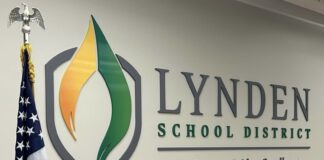 Movimiento convoca a oponerse a iniciativas escolares de Lynden sobre privacidad y género Foto: Muro del distrito escolar de Lynden - Cortesía del distrito escolar de Lynden