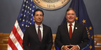 Fiscal general de Indiana demanda a distrito escolar por negarse a entregar estudiante a ICE Foto: Capture del video donde el fiscal general Todd Rokita, junto a Chad Wolf, durante la presentación pública de la demanda contra el IPS - Cortesía de la oficina del fiscal general de Indiana