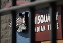 ICE busca prisiones para inmigrantes en tierras de las tribus de Washington