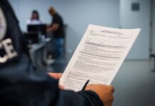 ICE plantea gastar 180 millones en cazarrecompensas para atrapar inmigrantes