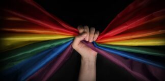 Controversia en Washington por iniciativas que afectarían a estudiantes LGBTQ+