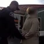 Mujer del condado Pierce arrestada por varios DUIs en menos de un mes Foto: Momento de uno de los arrestos de la sospechosa - Cortesía de la oficina del sheriff del condado de Pierce