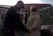 Mujer del condado Pierce arrestada por varios DUIs en menos de un mes Foto: Momento de uno de los arrestos de la sospechosa - Cortesía de la oficina del sheriff del condado de Pierce