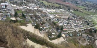 Último día para completar el formulario de evaluación inicial de daños por inundaciones en el condado de Skagit Fotto aerea de zonas afectadas por inundaciones en el condado Skagit del estado de Washington