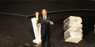 Presidente de la FIFA defiende precios de entradas del Mundial alegando alta demanda Foto: Gianni Infantino presidente de la FIFA durante el sorteo de la Copa Mundial 2026 - por José Félix Scaramazza ©Latino Herald