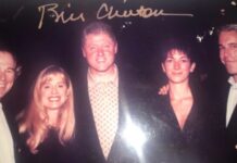 Portavoz de Bill Clinton pide que se publiquen los archivos de Epstein que mencionan al expresidente Fotografía sin fecha del acervo de Jeffrey Epstein: Bill Clinton (centro), Ghislane Maxwell (centro derecha) y Epstein (extremo derecho), con dos personas no identificadas. Publicada el 12 de diciembre de 2025 por el Comité de Supervisión de la Cámara de Representantes como parte de los archivos de Jeffrey Epstein. - Cortesía de los Demócratas del Comité de Supervisión de la Cámara de Representantes