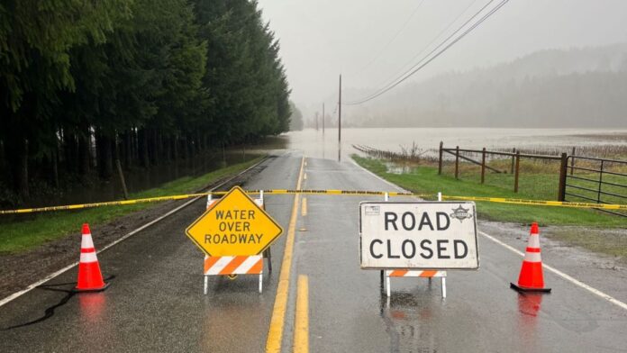 Foto: Calle del condado Snohomish cerrada por las inundaciones - Cortesía del gobierno de la ciudad de Snohomish