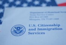 Administración Trump analiza despojar de la ciudadanía a más ciudadanos naturalizados