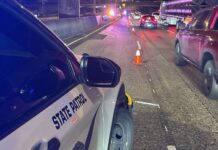 Conductor es arrestado tras accidente en la autopista 5 en Seattle por presunto DUI Foto: Patrulla estatal de Washington en el área del arresto - Cortesía de WSP