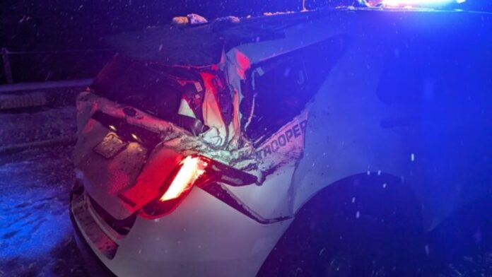 Foto: Estado de una patrulla luego de un accidente don un agente resulto herido, el 19 de diciembre - Cortesía de WSP