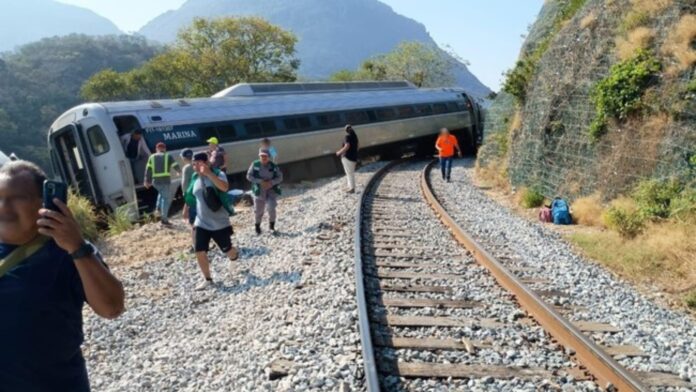 Foto: Uno de los vagones del Tren Interoceánico que se descarrilo en Oaxaca - Cortesía de Secretaría de Marina