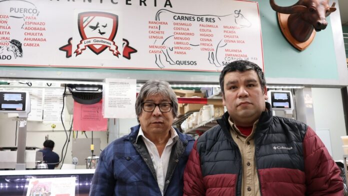Felipe Hernández y Manuel (Tony) Hernandez. Dueños del la tienda Los Gavilanes en Everett. © 2026 Latino Herald. Todos los derechos reservados.